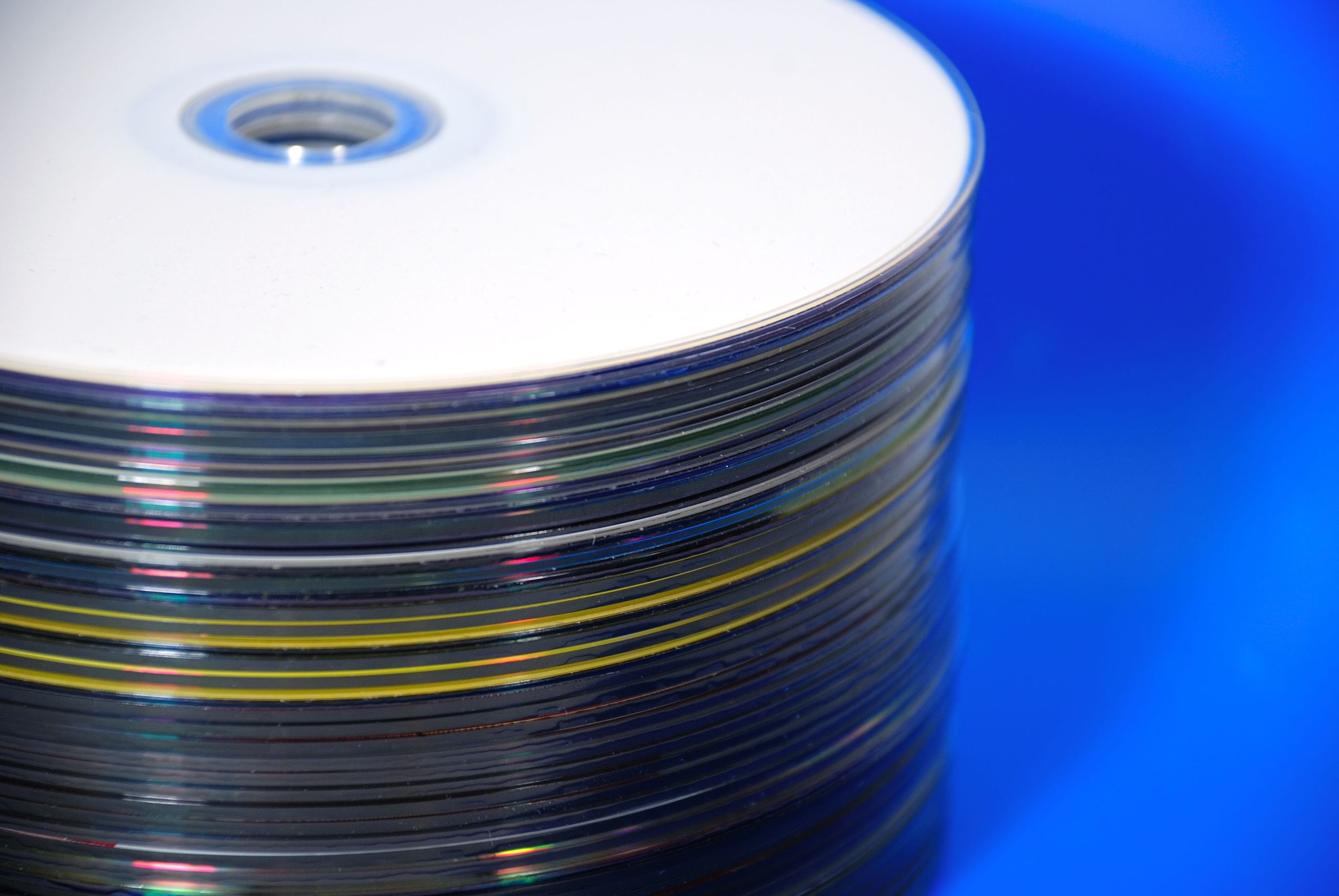 Using Professional DVD Printing Services To Increase Brand Recognition